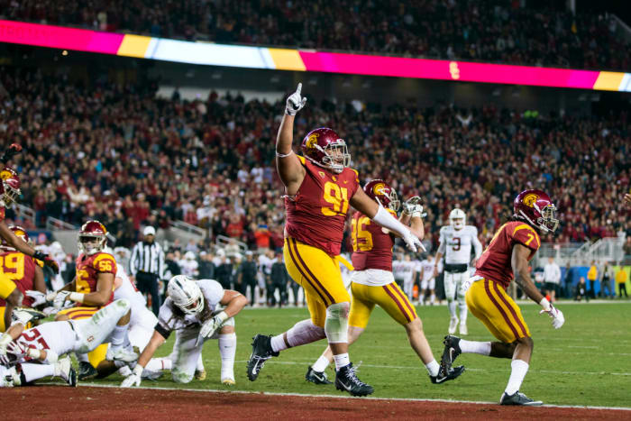 USC DT Brandon Pili (91)